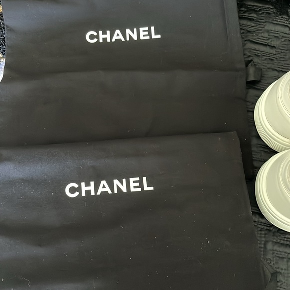 White Chanel sneakers 2024 - Picture 3 of 5